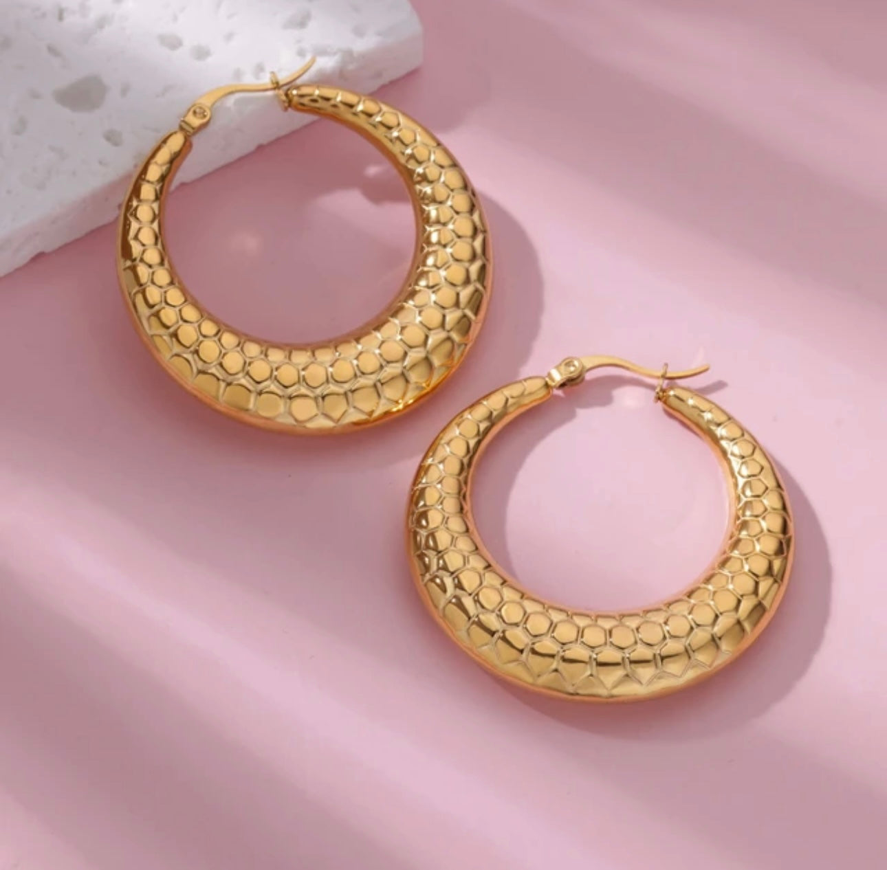 Geometric hoop culebra